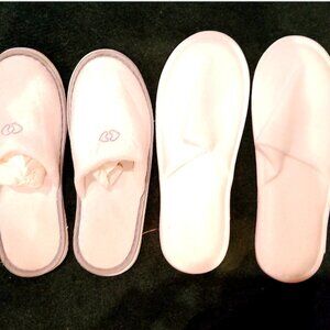 2 Pairs of Beverly Hills Hotel Spa Slippers  One Size Fits All  New in Package